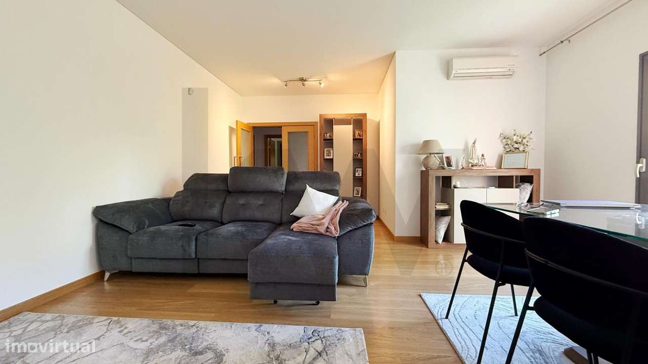 Apartamento T1 localizado no condomínio fechado, parqueamento, piscina-3