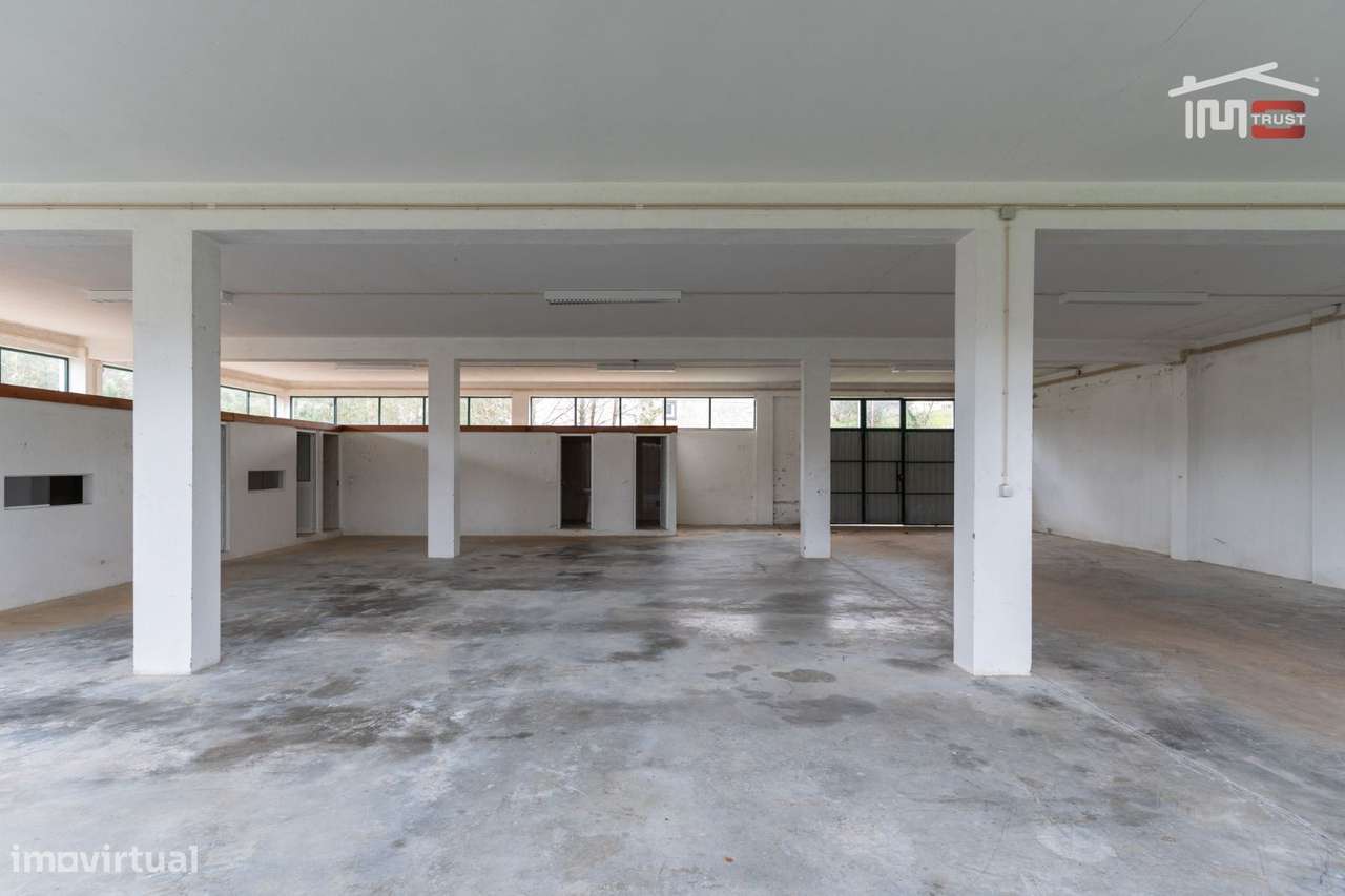 PAVILHÃO PARA ACTIVIDADE INDUSTRIAL CAVE E RES DO CHÃO EM CASAL DOS... - Grande imagem: 4/24