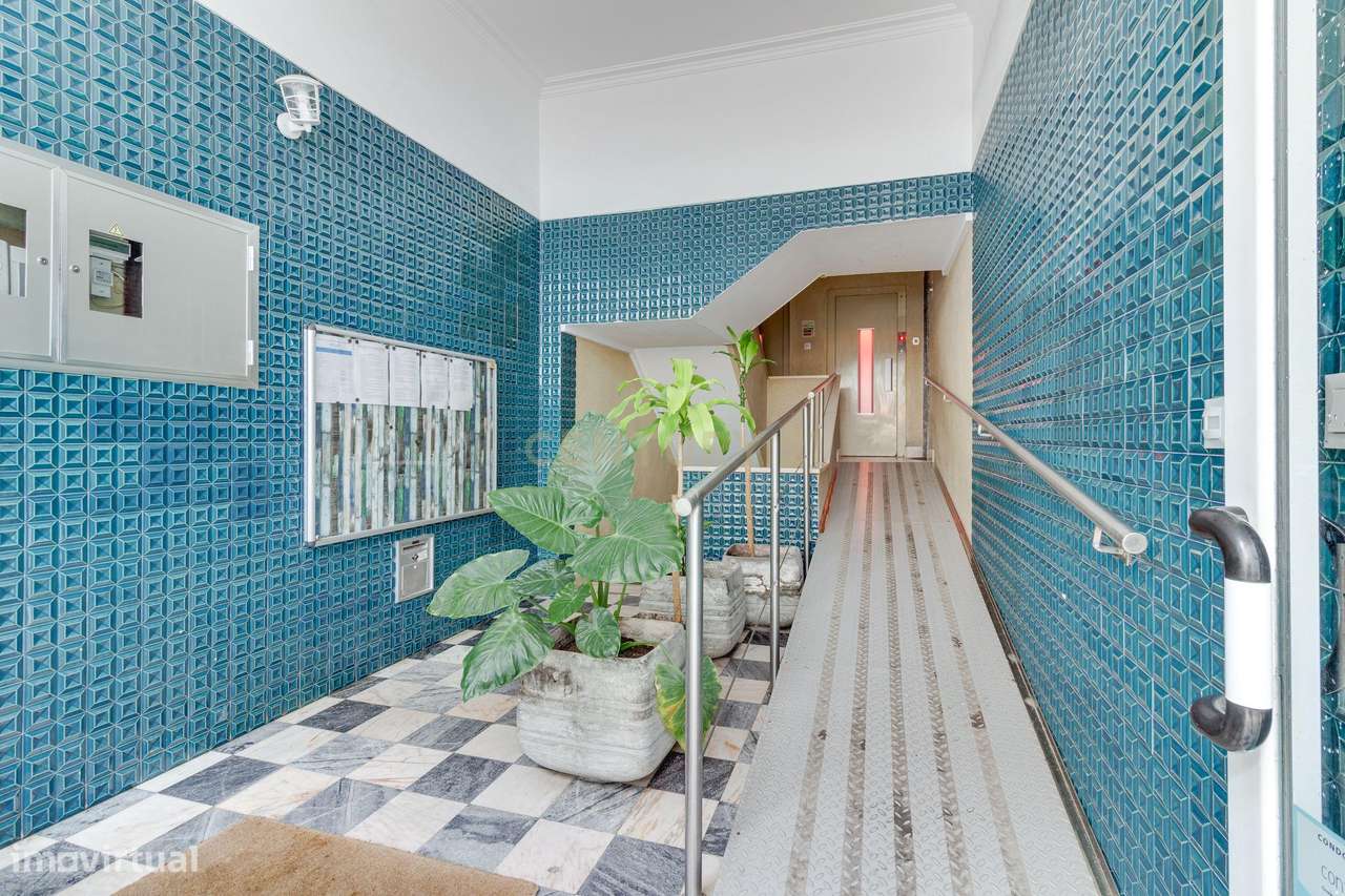 Fantástico T2 com Vista Rio em Linda-a-Velha-20