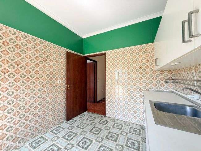 Apartamento T3 com Varanda e Garagem - Centro de Ermesinde:-8