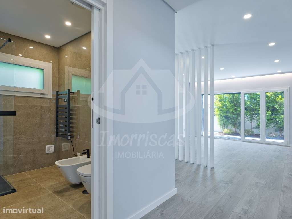 Moradia V4 Nova de Luxo com Rooftop e Vista Rio | Santa Iria de Azóia-33