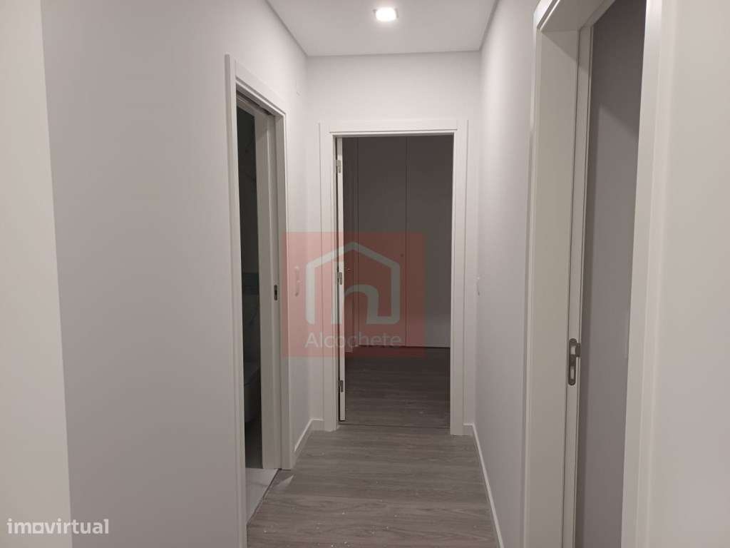Apartamento T3 com parqueamento na Urbanização dos Moinhos, Montijo - Grande imagem: 5/25