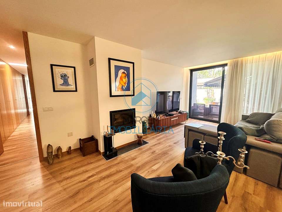 Moradia térrea individual – Painéis; AC; Lareira, Garagem-12