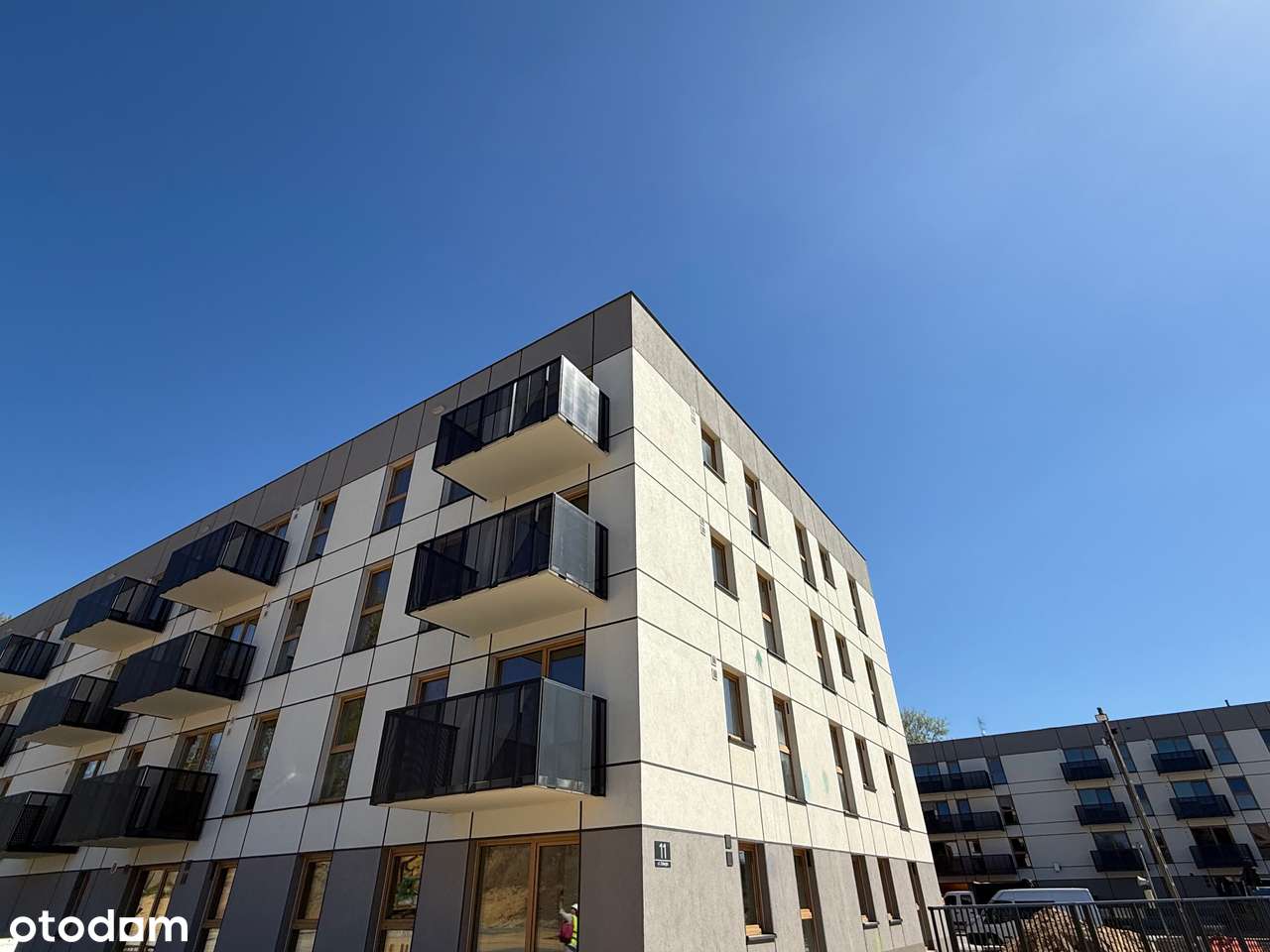 3 pokoje/ lokal bez czynszowy/ bezpośrednio/ gotowe-1