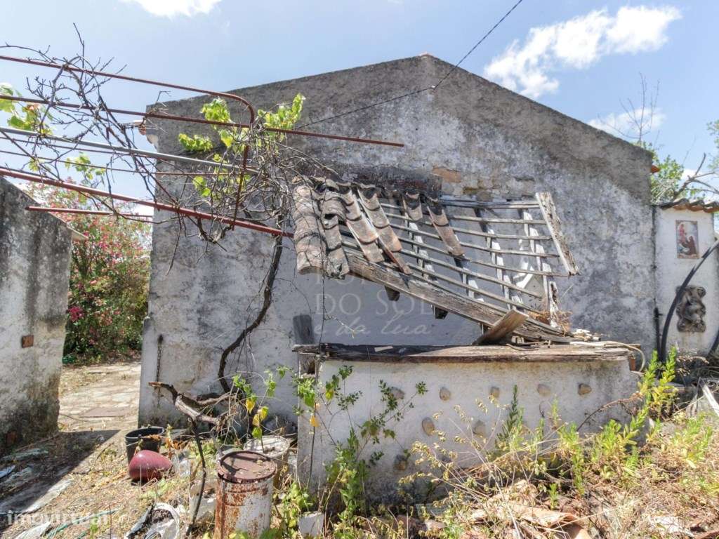 Moradia V2 Terreno Poço-24