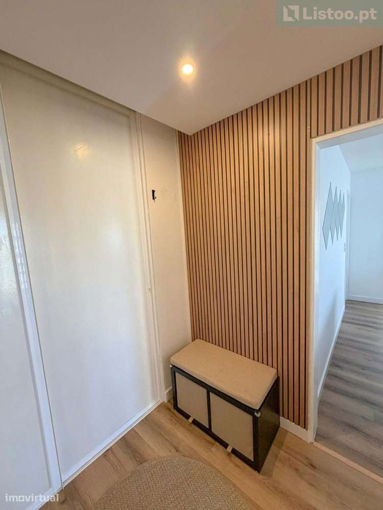 Apartamento T2 Santo António dos Cavaleiros-17