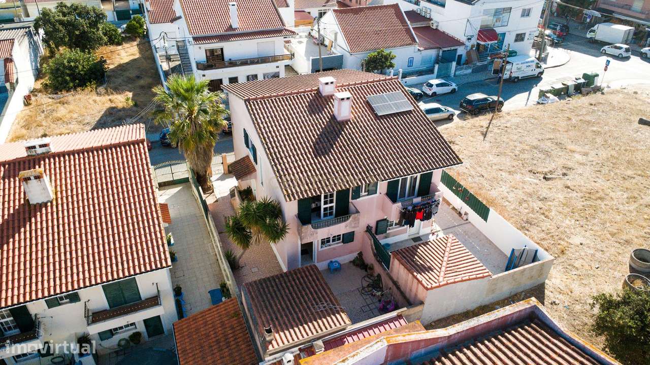 Moradia T3 com garagem na Quinta do Conde - Grande imagem: 2/38