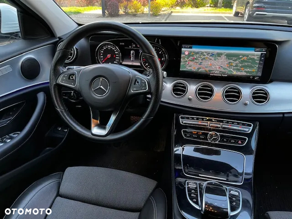 Mercedes-Benz Klasa E 220 d T 9G-TRONIC Exclusive - 9