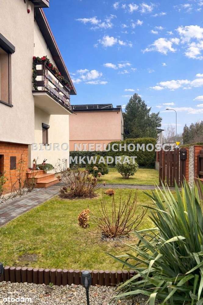 Zadbany, duży dom z garażem tuż przy centrum - Pełny obrazek: 2/20