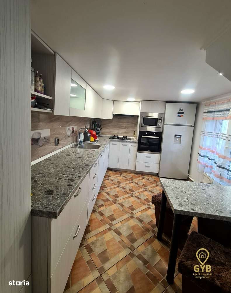 Casă cu 5 camere,  S+P+Mansarda-zona centrală Oradea(Strada Primariei)-8