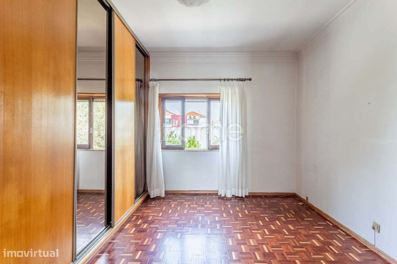 Moradia T4 em verdadeiro oásis urbano-19