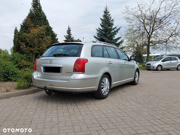 Toyota Avensis 1.8 VVT-i Combi Sol - 5