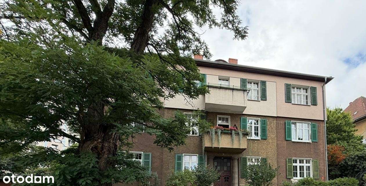 Przestronne wnętrza z duszą – klimatyczne mieszkanie w kamienicy