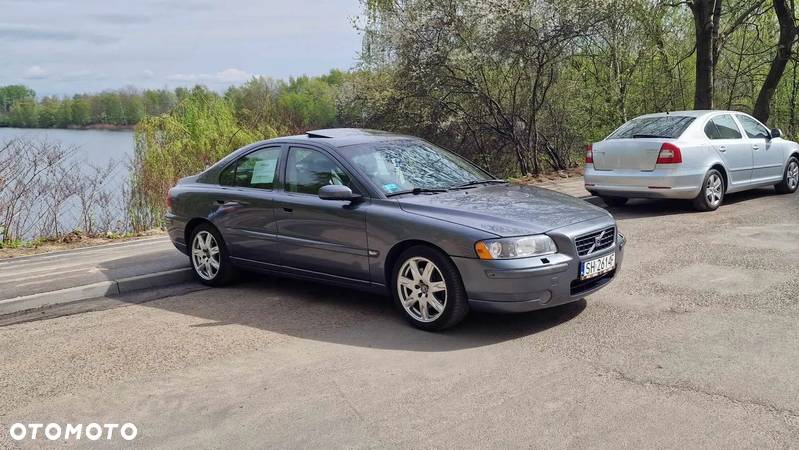 Volvo S60 2.5T AWD Momentum - 2