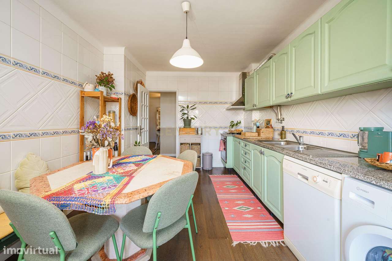 Elegância e Sofisticação – Fantástico Apartamento T3 em Setúbal-3