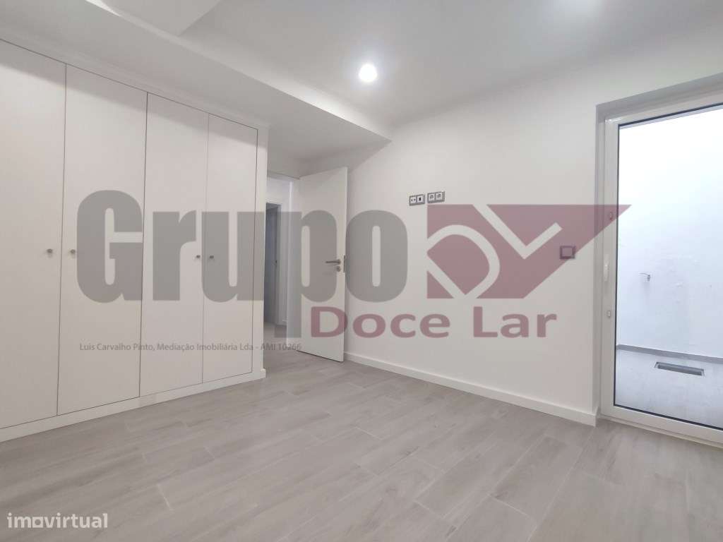 SESIMBRA - Apartamento T2 TOTALMENTE REMODELADO-15