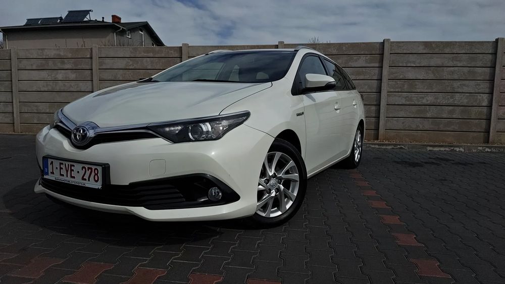 Toyota Auris II 1.8 HSD Luna 2018