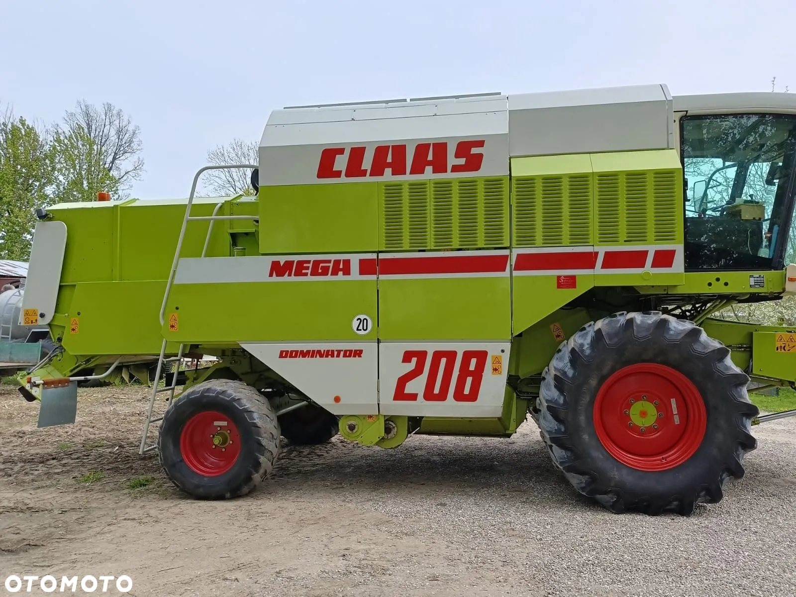 Claas Mega 208 - 9