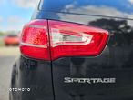 Kia Sportage 2.0 L - 11