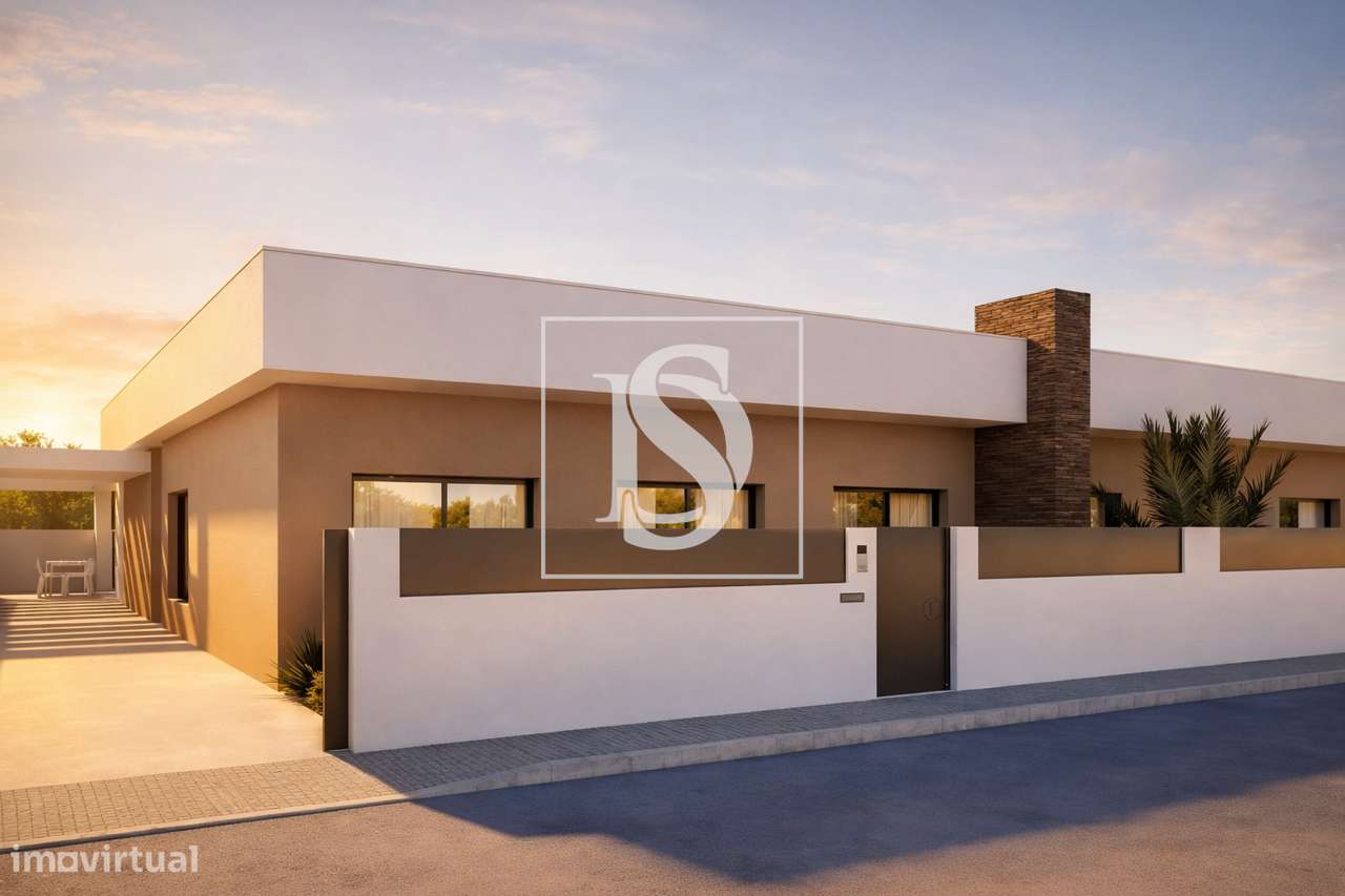 Moradia térrea T4 nova com piscina e pátio interior - Grande imagem: 4/6