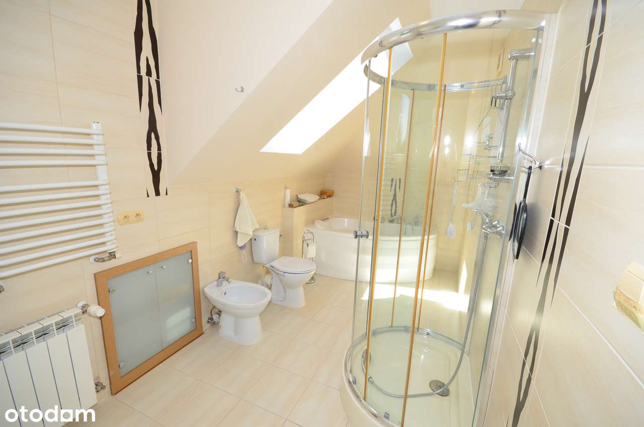 Budynek mieszkalny z częścią usługową.-8