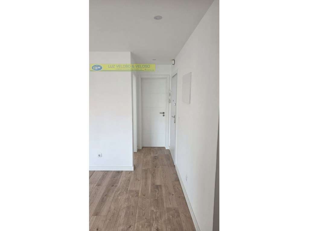 T2 Amadora REMODELADO, 2 frentes, 1 Marquise, 1 Varanda-25