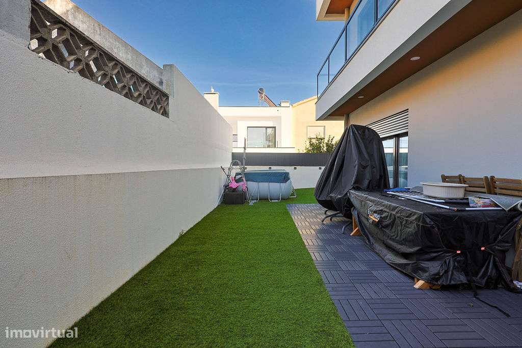 Moradia T4 com jardim, Fernão Ferro-10