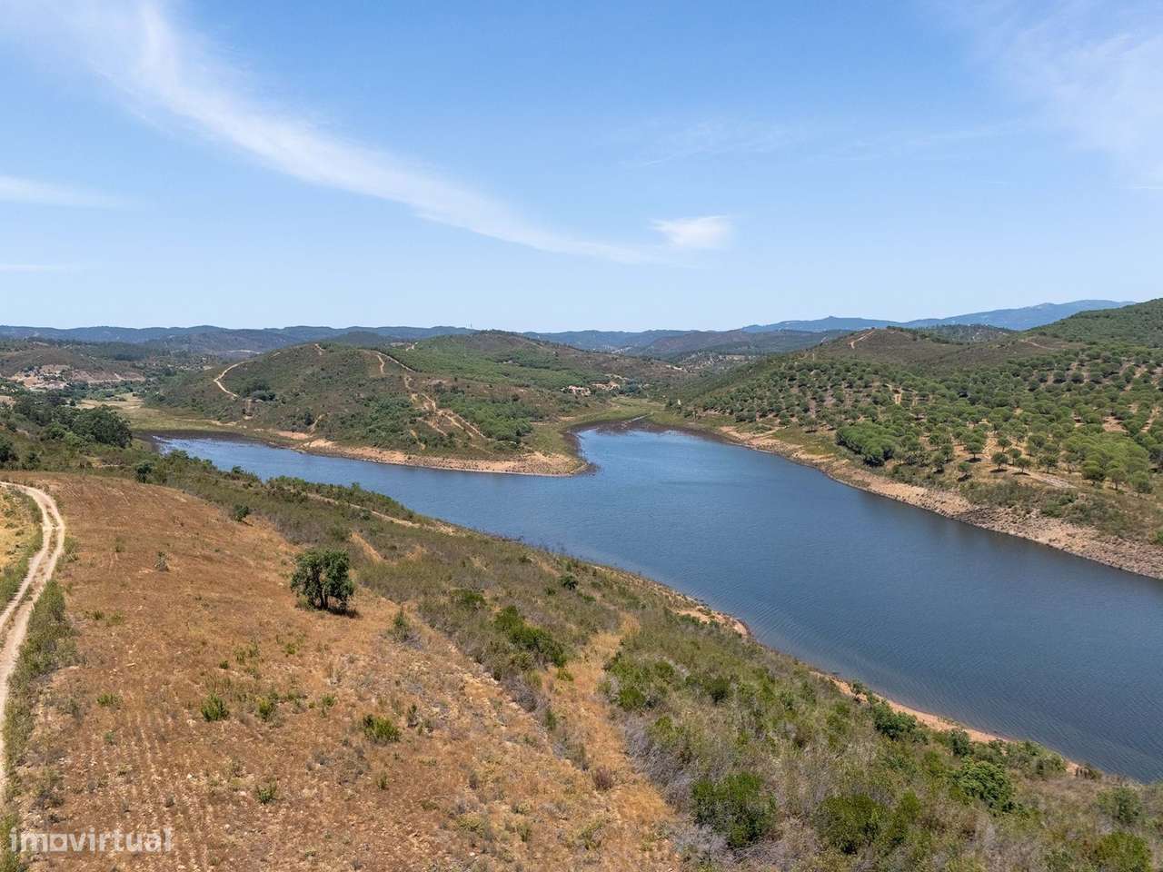 CASA NA BARRAGEM DA BRAVURA COM 5,53 HA DE TERRENO PARA VENDA EM LAGOS - Grande imagem: 3/28