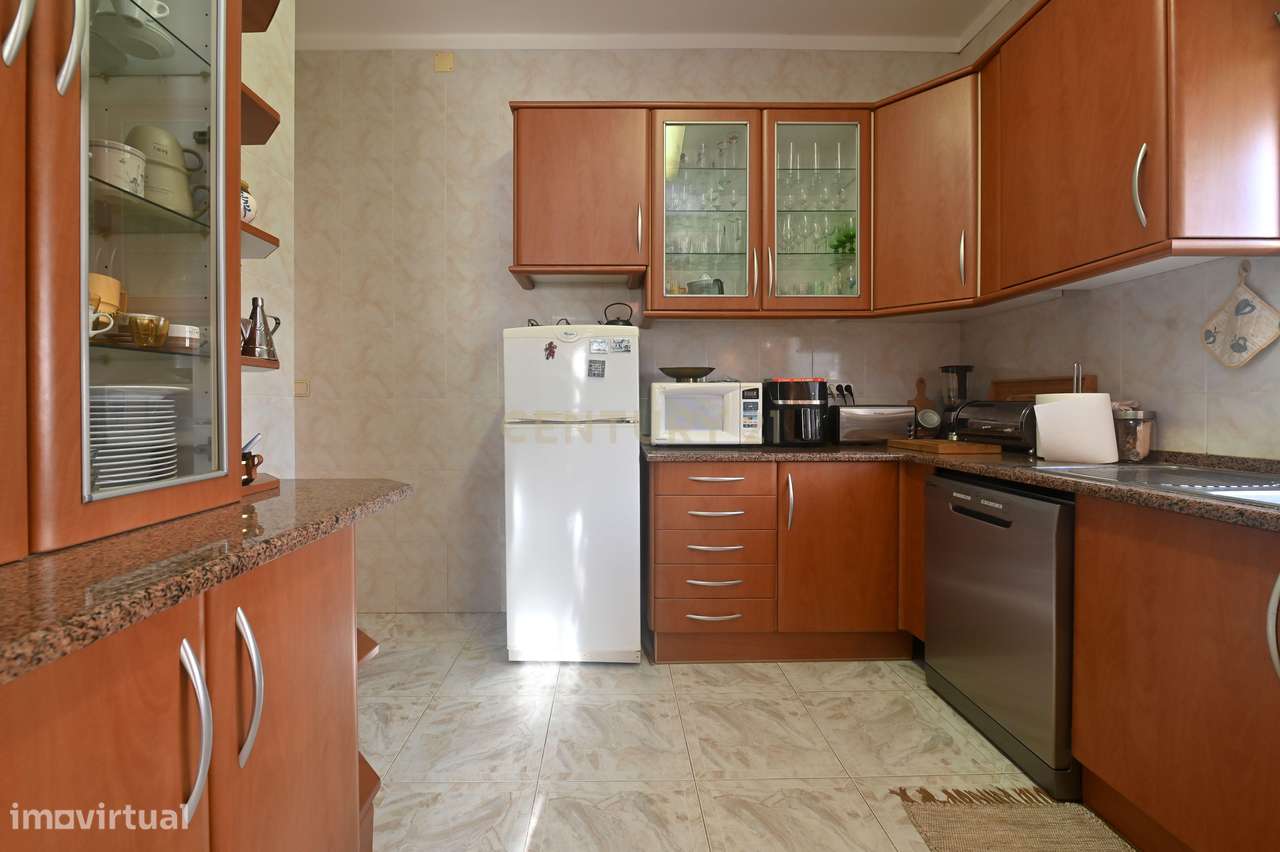 Oportunidade Única em Carnaxide | Terreno + Moradia com Elevado Potenc-21