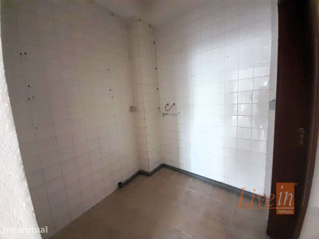 Loja com 45 m² Localizada em Cheleiros - Grande imagem: 4/11