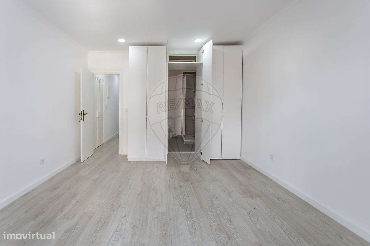 Apartamento T2 à venda em Lisboa-5