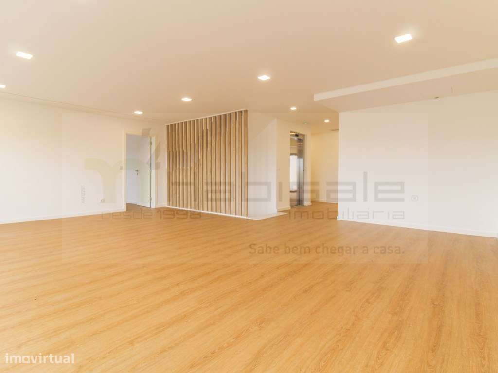 Moradia de Luxo com elevador, piscina e vista panorâmica, em Loures-41