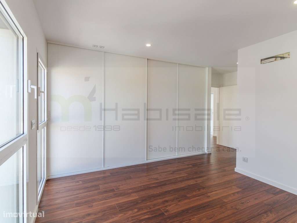 Moradia T3, situada em Areia Cascais, a curta distância da praia do...-32