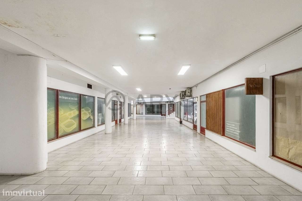 Loja para venda em localização privilegiada – Avenida D. João IV, G... - Grande imagem: 2/36