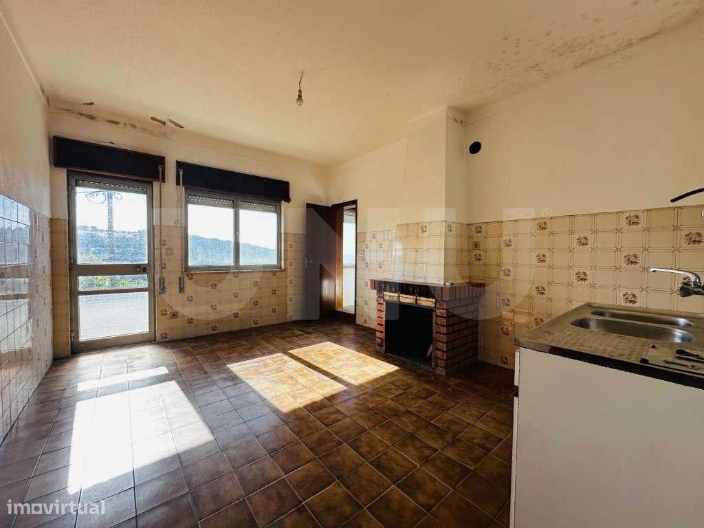 Moradia Espaçosa com Terreno e Potencial de Investimento - Atalaia,...-13