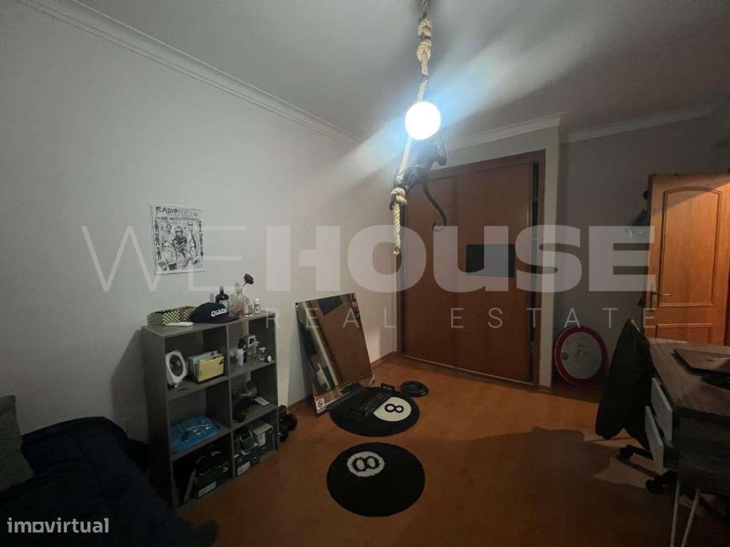 T2 com Lareira, Excelente Luz Natural e Ótima Distribuição | Pronto...-11