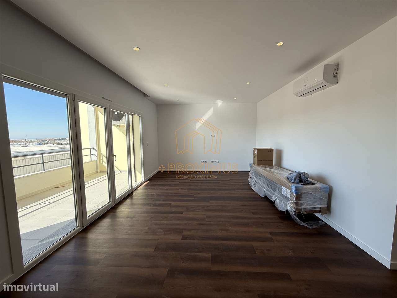 Apartamento T3 novo c/ garagem e terraço– Tavarede-16