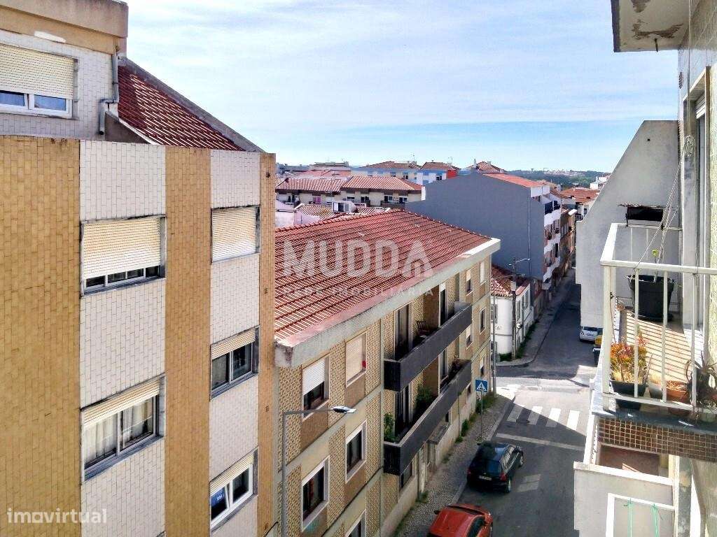 T2 Duplex no coração de Caldas da Rainha  Luz, espaço e autenticidade-23
