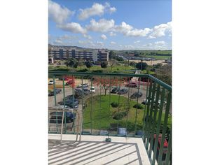 Apartamento de 4 assoalhadas, no centro de Arruda dos Vinhos - Grande imagem: 2/17