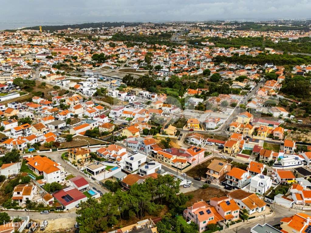 Terreno Urbano de 600 m² na Charneca da Caparica-3