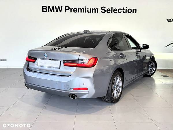 BMW Seria 3 318i - 2