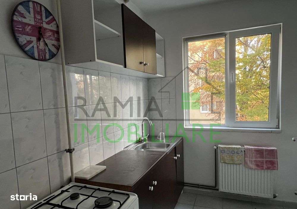 Apartament 3 Camere,  Etaj 2/4 – Astra Planete, Necesita Renovare-4