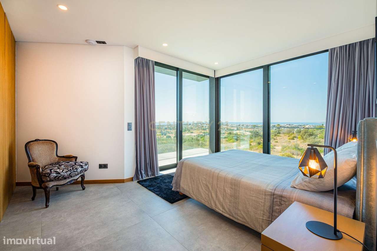 Villa de Luxo com 5 quartos e Vista Mar Panorâmica-24