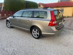 Volvo V70 D3 Momentum - 8