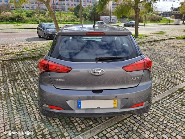 Hyundai i20 1.1 CRDi Comfort+Pack Look+JLL16 - 13