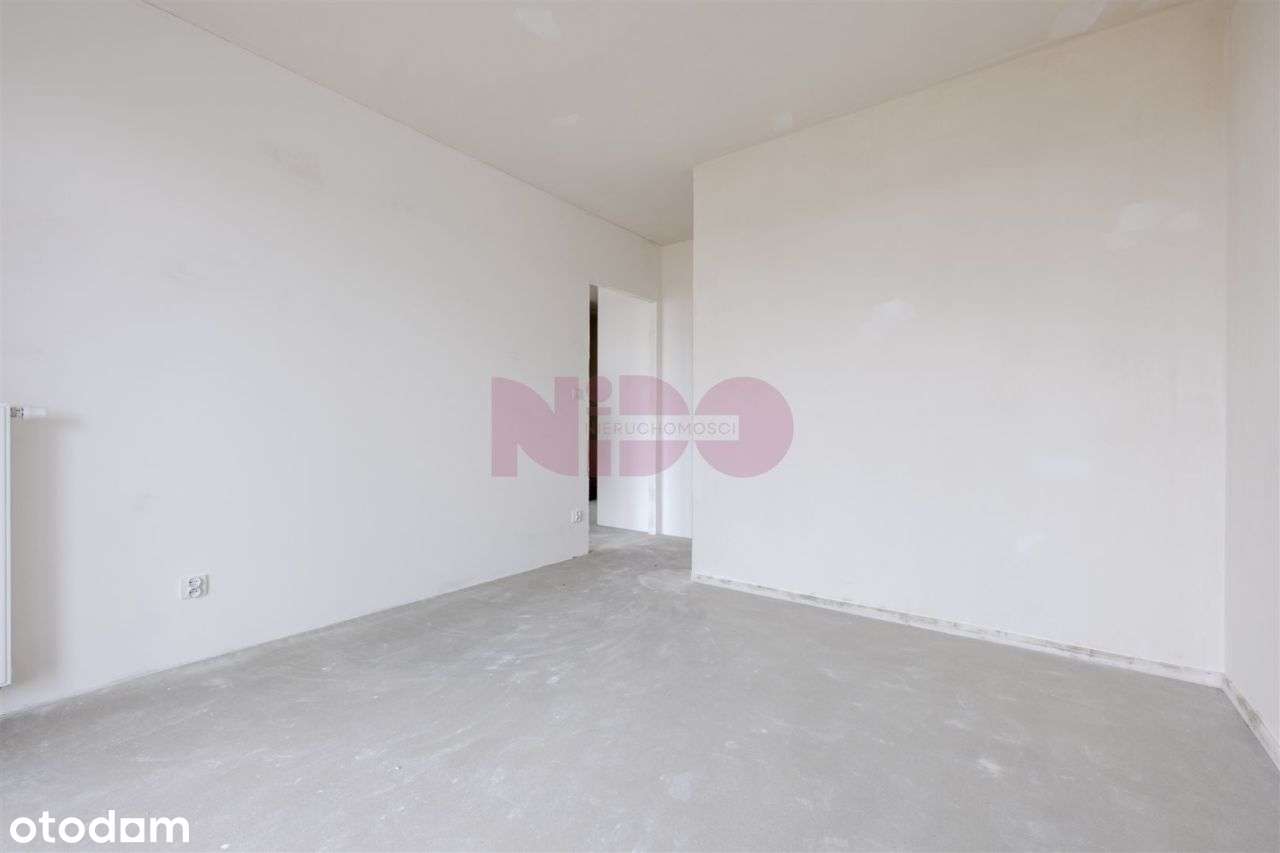 Duży balkon od strony południowej z widokiem na zieleń- blisko uczelni-13
