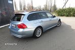 BMW Seria 3 320d DPF Touring - 12