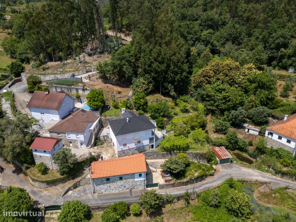 Moradia Bi-Familiar - Grande imagem: 2/6