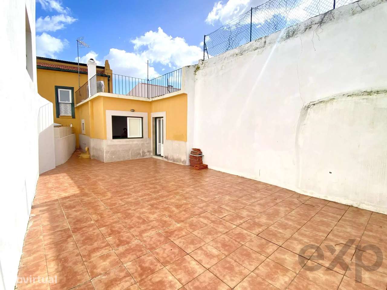 Arrendamento T0 renovado e mobilado, com terraço, 2º Andar, Bairro do - Grande imagem: 5/23