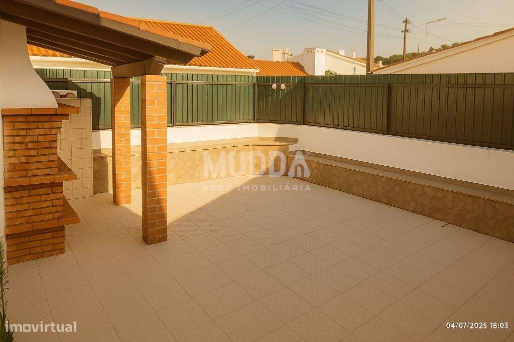 Moradia Térrea Renovada com 2 Quartos + 2 Escritório e Excelente Expos - Grande imagem: 4/13